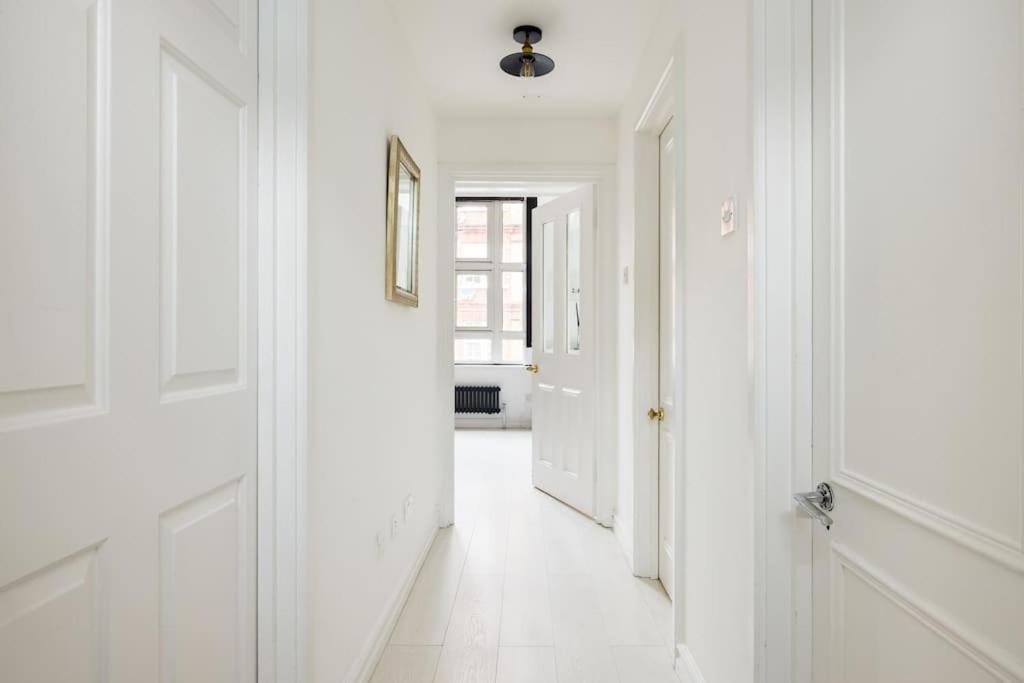 Stylish 2 Bed Loft With Terrace 2 Min From Tube Appartamento Londra