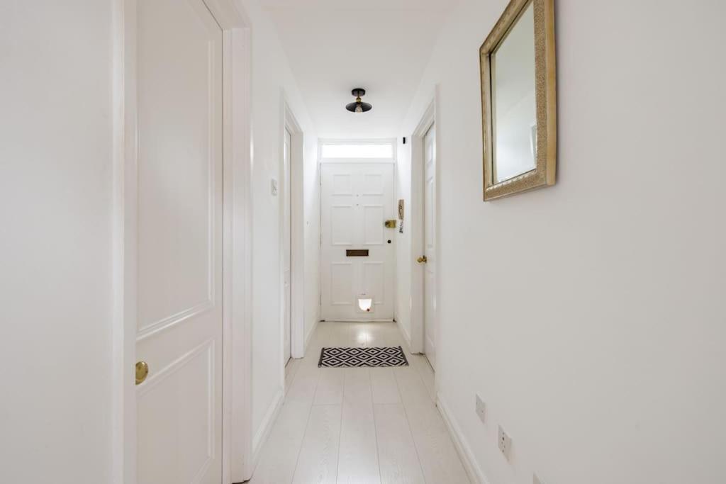 Stylish 2 Bed Loft With Terrace 2 Min From Tube *